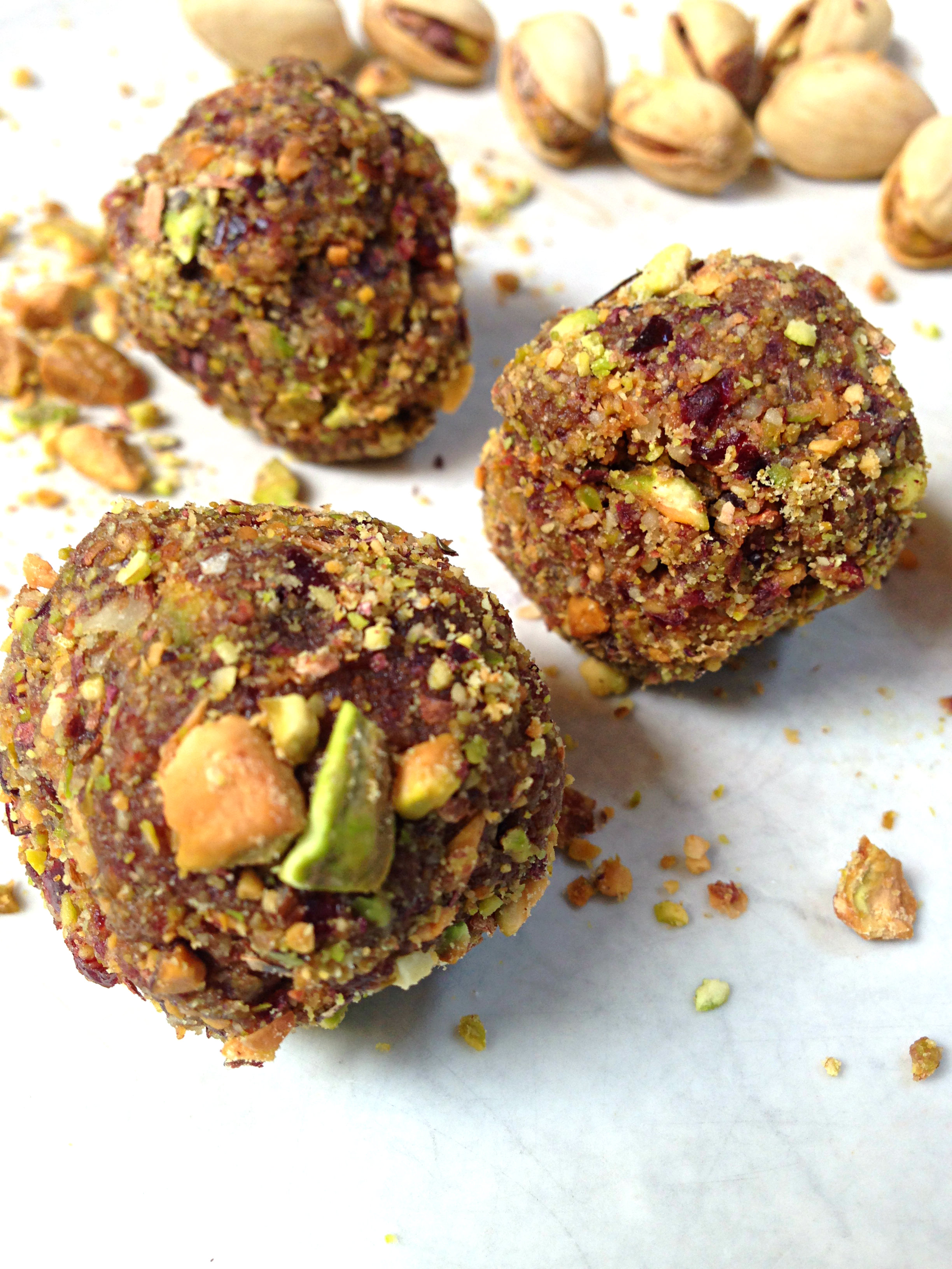 No-Bake Vegan Pistachio Baklava Energy Balls