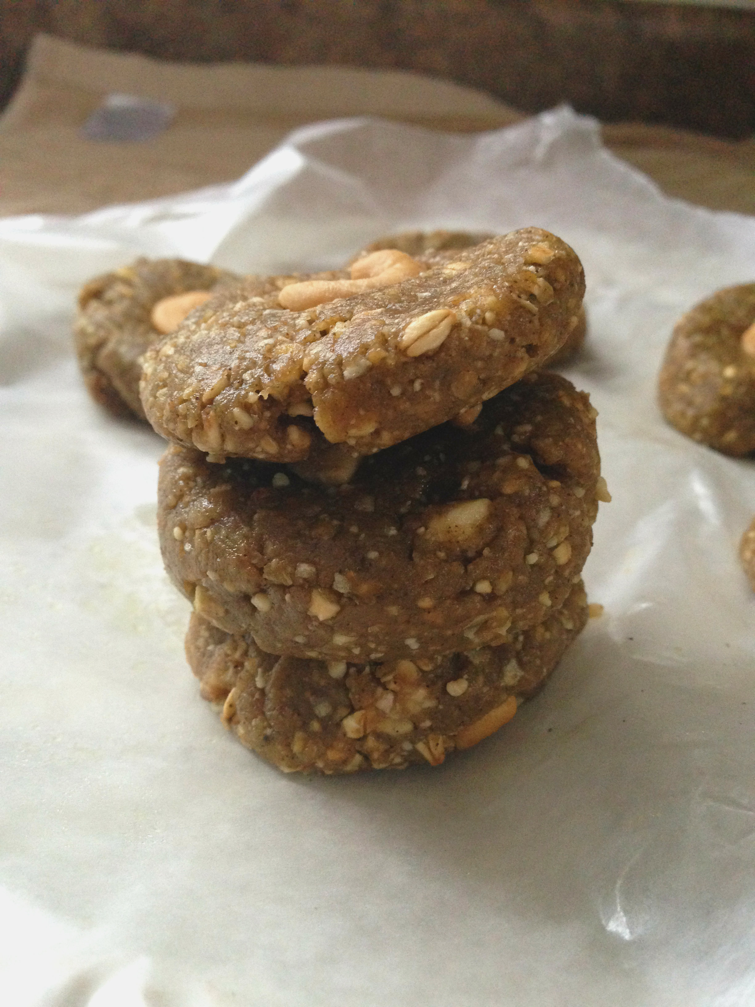 Healthy No Bake Cashew & Banana Cookie Bites Recipe