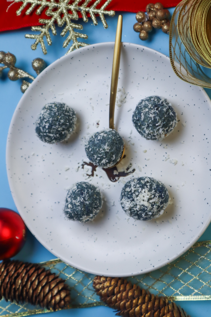 Christmas Balls Recipe (Jack Frost Snowballs)