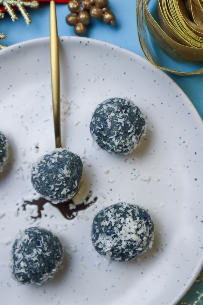 Christmas Balls Recipe (Jack Frost Snowballs)