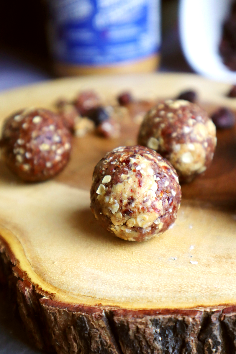 Vegan Oatmeal Balls (Pb&J)