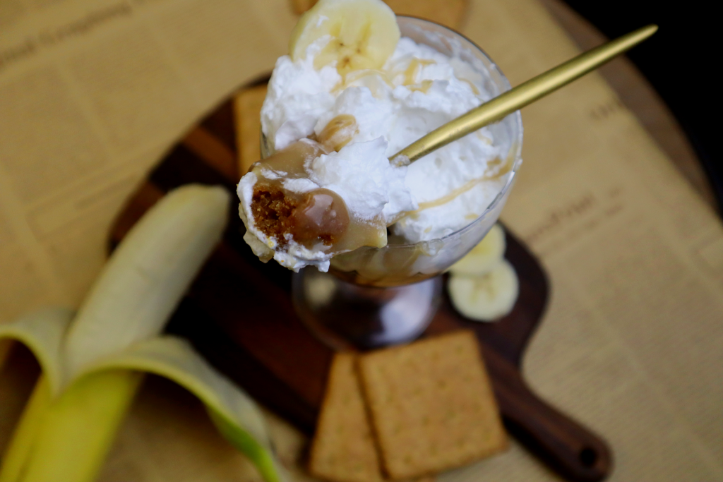 Easy Banoffee Pie Recipe (Parfait In A Cup!)