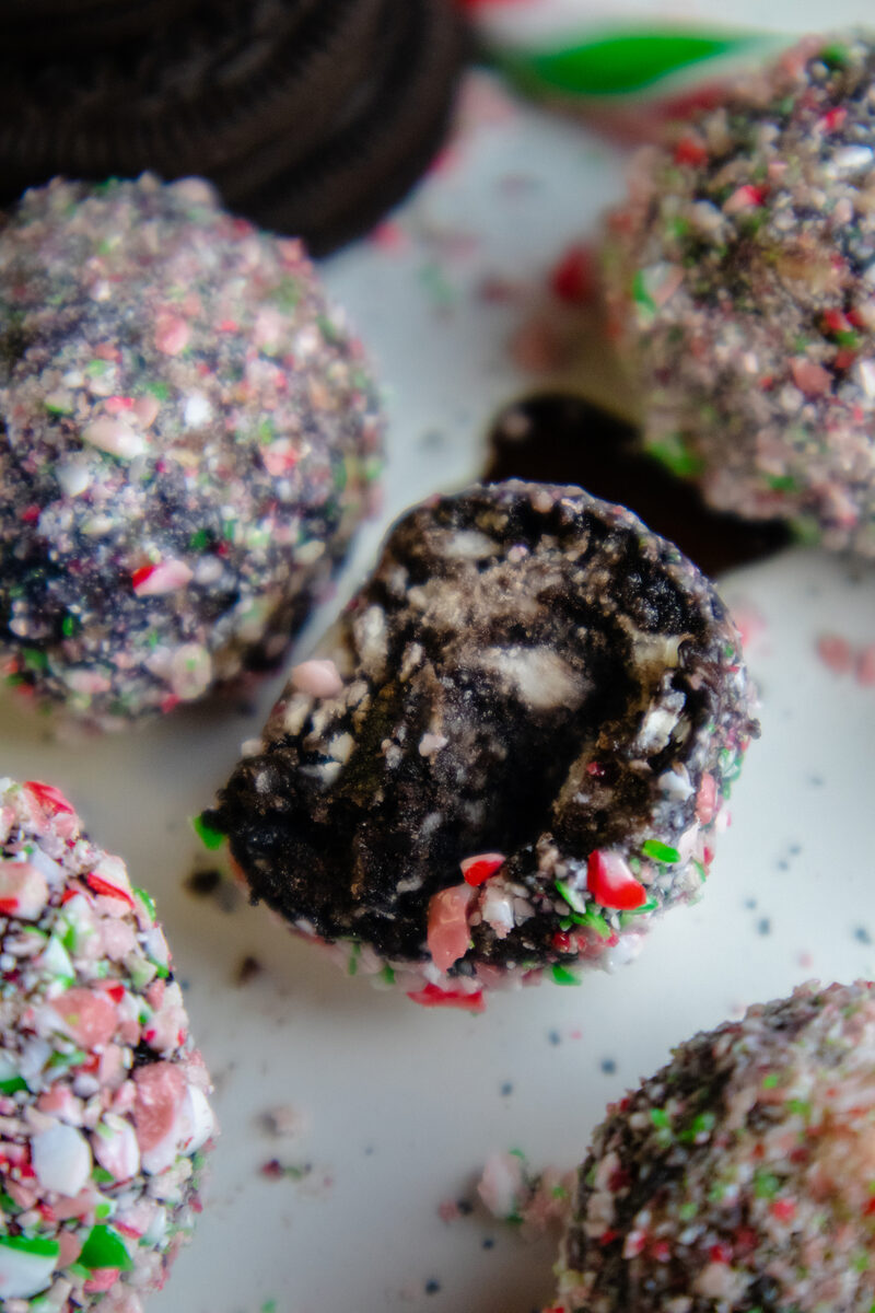 Christmas Peppermint Oreo Cookie Balls