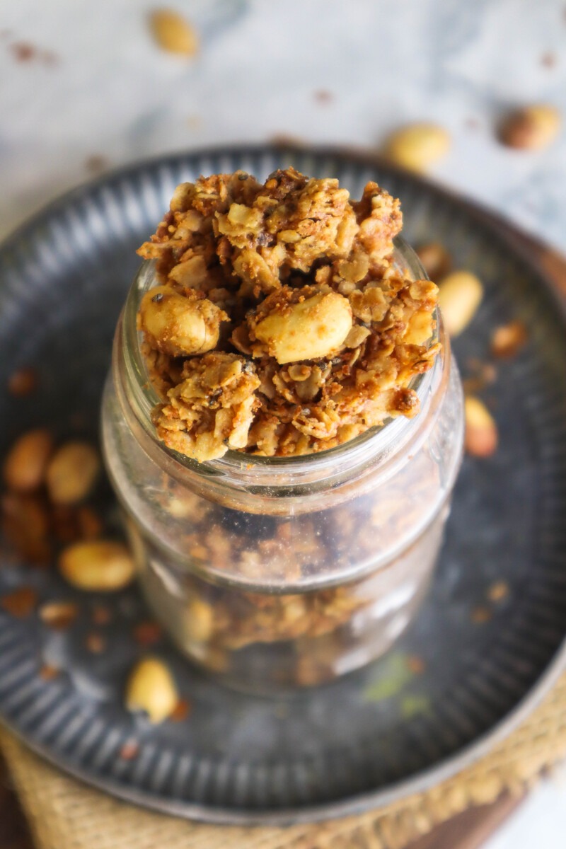 Vegan Chunky Peanut Butter Granola Recipe (Gluten-Free)
